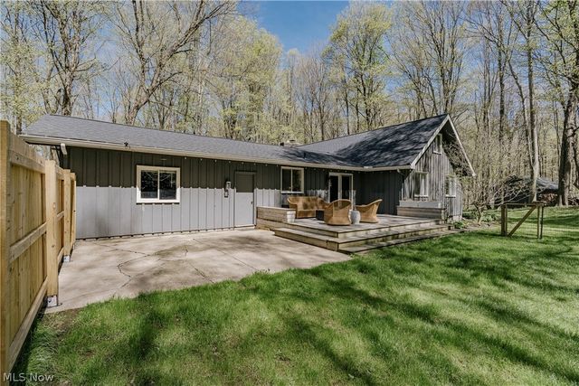 17091 Wing Road, Chagrin Falls, OH 44023