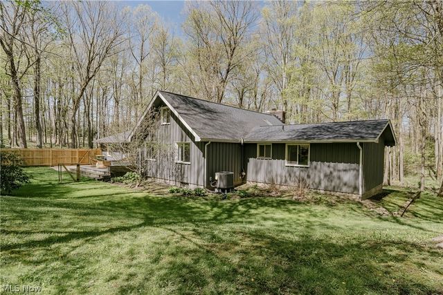 17091 Wing Road, Chagrin Falls, OH 44023