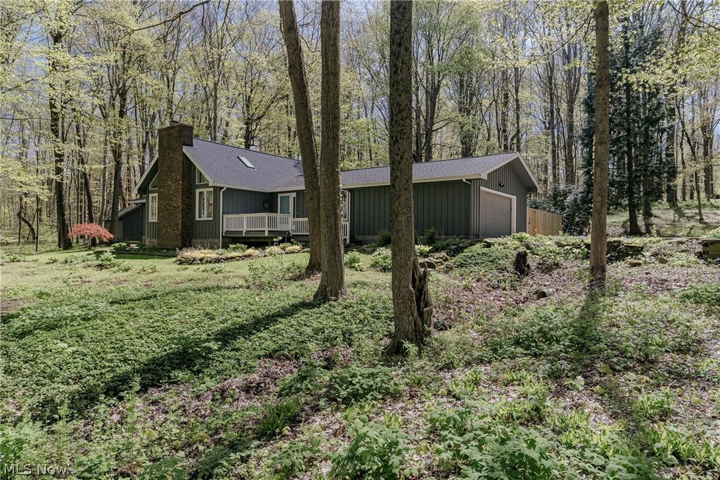 17091 Wing Road, Chagrin Falls, OH 44023