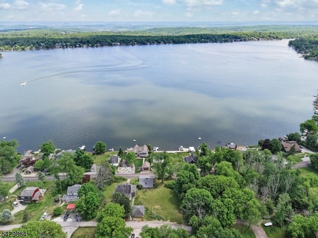 77 Lower North Shore Rd, Frankford Twp., NJ 07826