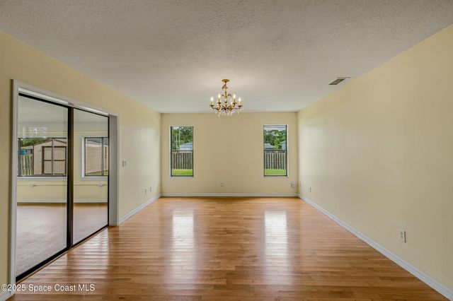 991 Tahiti Avenue SE, Palm Bay, FL 32909