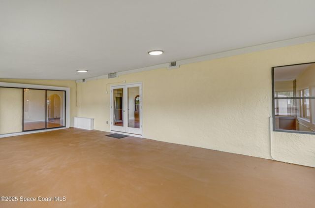 991 Tahiti Avenue SE, Palm Bay, FL 32909