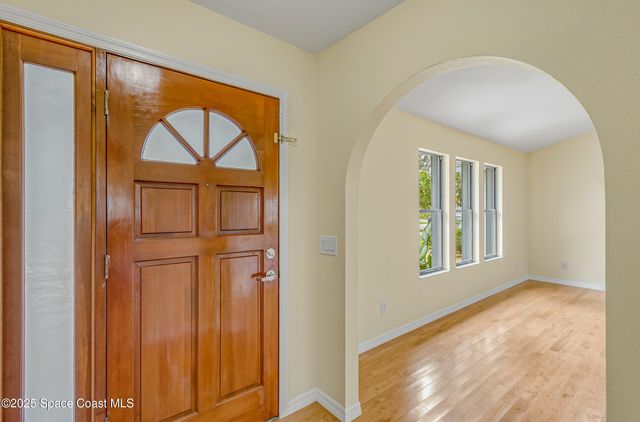 991 Tahiti Avenue SE, Palm Bay, FL 32909