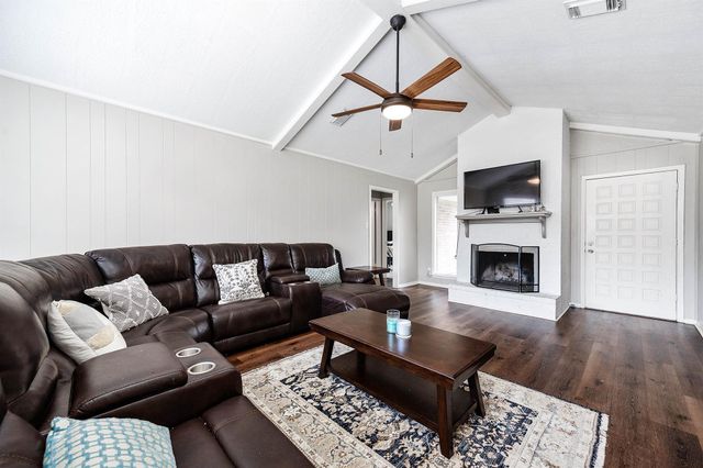 1903 Woodway Drive, Woodbranch, TX 77357