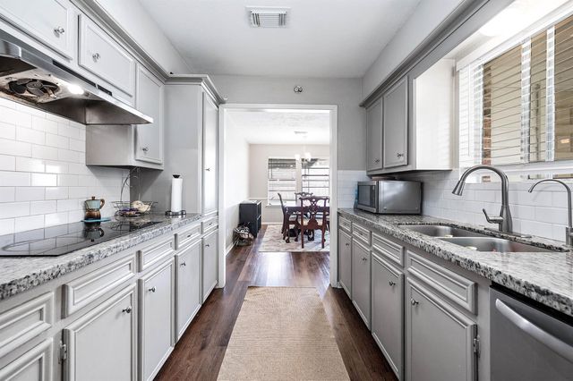 1903 Woodway Drive, Woodbranch, TX 77357