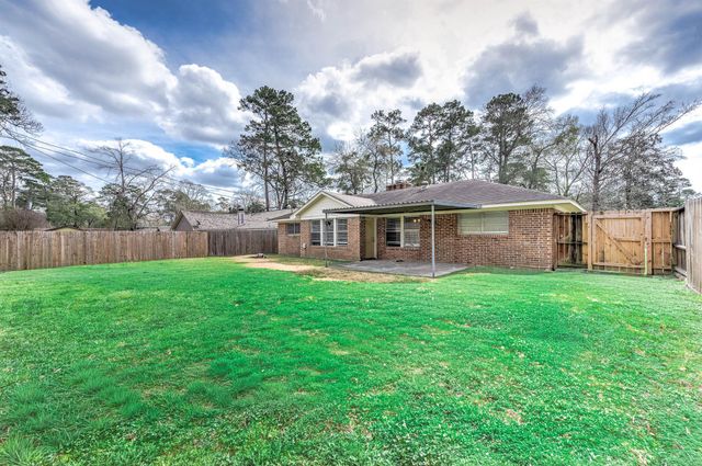 1903 Woodway Drive, Woodbranch, TX 77357