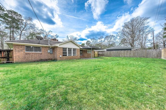 1903 Woodway Drive, Woodbranch, TX 77357