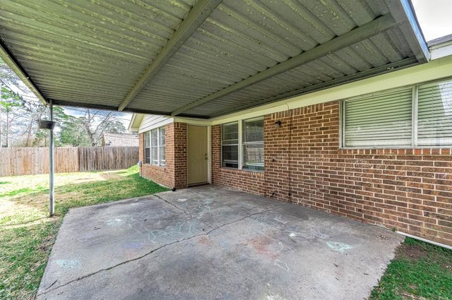 1903 Woodway Drive, Woodbranch, TX 77357