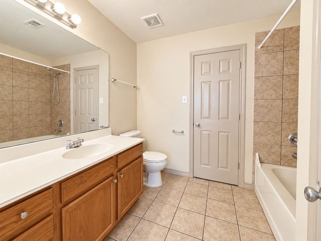 12620 Bay Avenue, Fort Worth, TX 76040