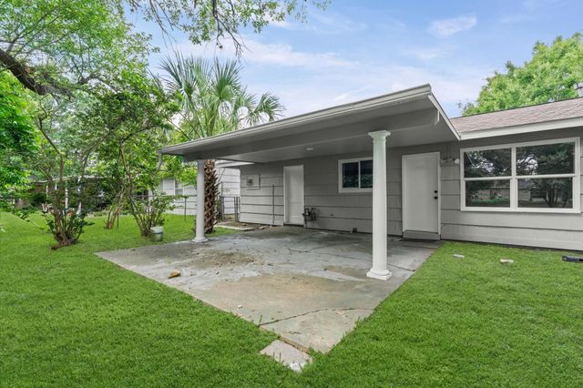 6305 Tarna Lane, Houston, TX 77074
