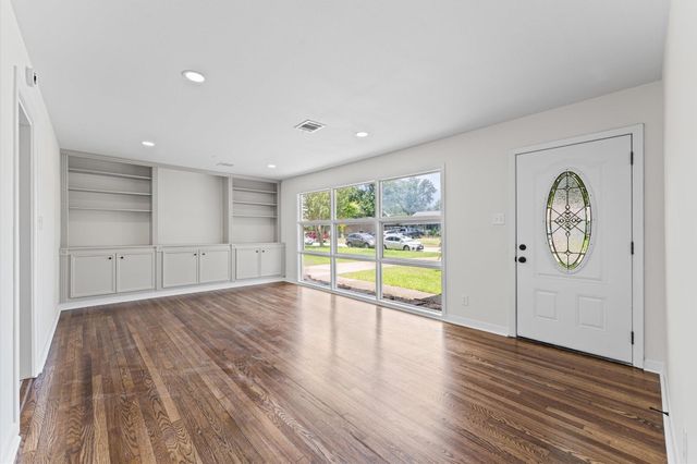 6305 Tarna Lane, Houston, TX 77074