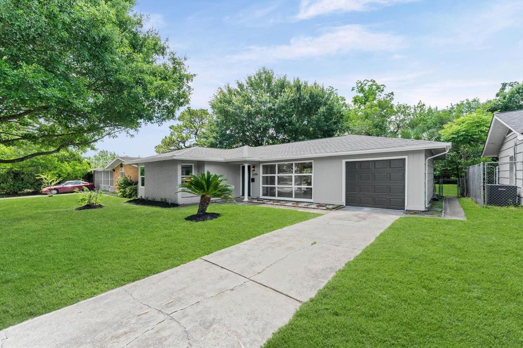 6305 Tarna Lane, Houston, TX 77074