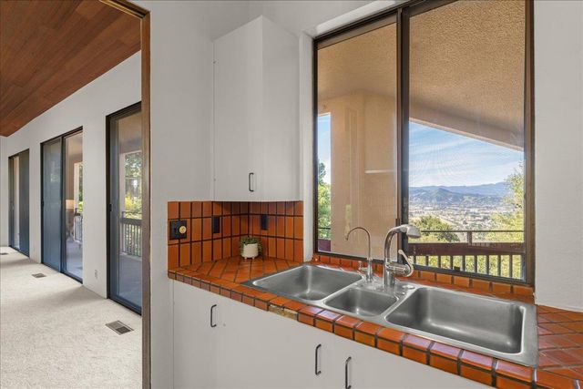 16655 Oak View Circle, Morgan Hill, CA 95037