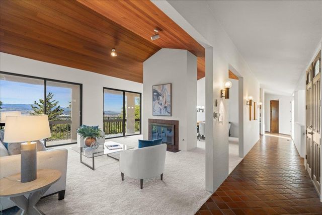 16655 Oak View Circle, Morgan Hill, CA 95037