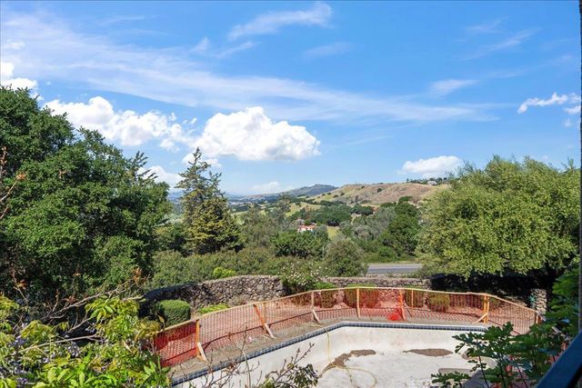 16655 Oak View Circle, Morgan Hill, CA 95037