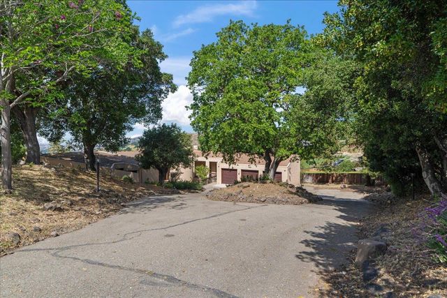 16655 Oak View Circle, Morgan Hill, CA 95037