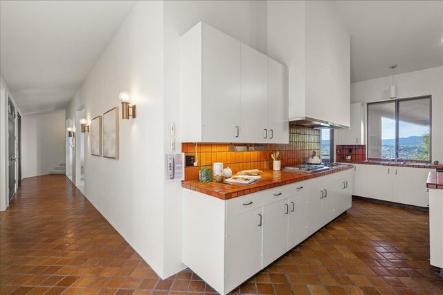 16655 Oak View Circle, Morgan Hill, CA 95037