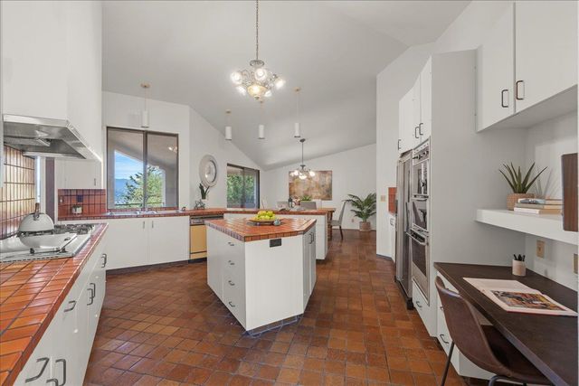 16655 Oak View Circle, Morgan Hill, CA 95037