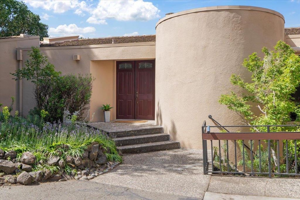 16655 Oak View Circle, Morgan Hill, CA 95037