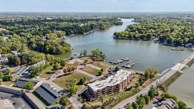 5862 Harbour Town Drive, Noblesville, IN 46062