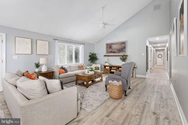 208 OAKWOOD DR, Mineral, VA 23117