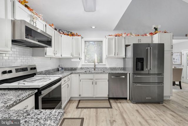 208 OAKWOOD DR, Mineral, VA 23117
