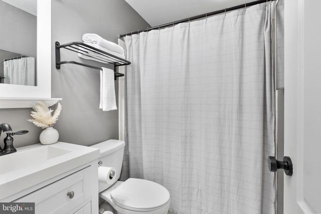 208 OAKWOOD DR, Mineral, VA 23117