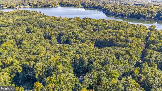 208 OAKWOOD DR, Mineral, VA 23117