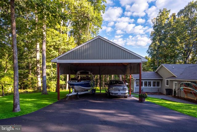 208 OAKWOOD DR, Mineral, VA 23117