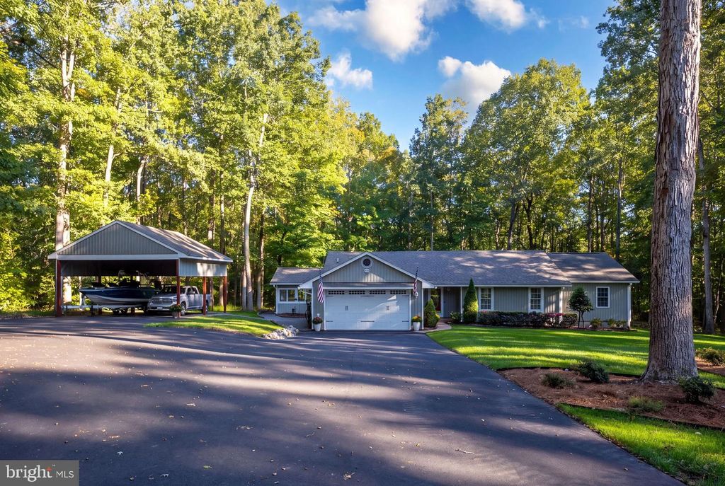 208 OAKWOOD DR, Mineral, VA 23117