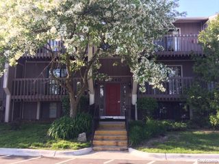 29840 W. 12 Mile Rd., Unit 401, Farmington Hills, MI 48334