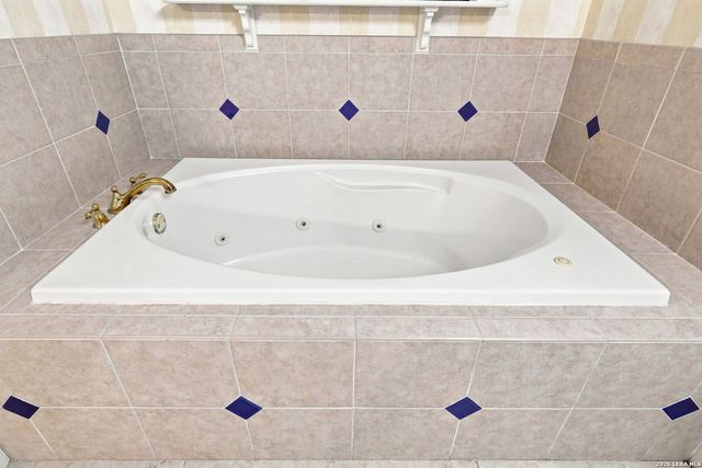 3 ORSINGER BROOK, San Antonio, TX 78230