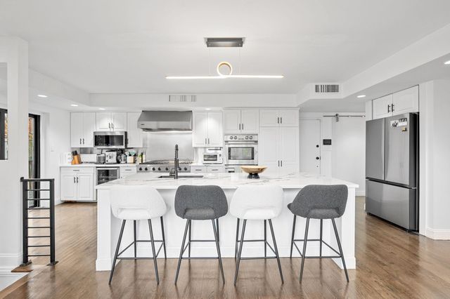 76 HACKENSACK PLANK RD, Weehawken, NJ 07086