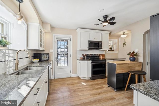 40 W 2ND ST, Boyertown, PA 19512