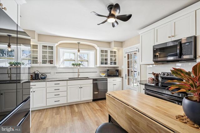 40 W 2ND ST, Boyertown, PA 19512