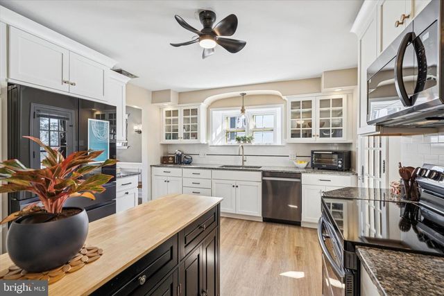 40 W 2ND ST, Boyertown, PA 19512