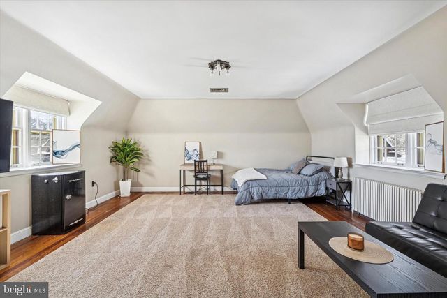 40 W 2ND ST, Boyertown, PA 19512