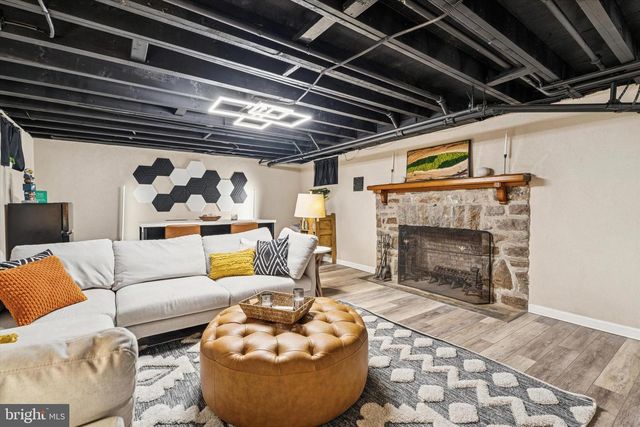 40 W 2ND ST, Boyertown, PA 19512