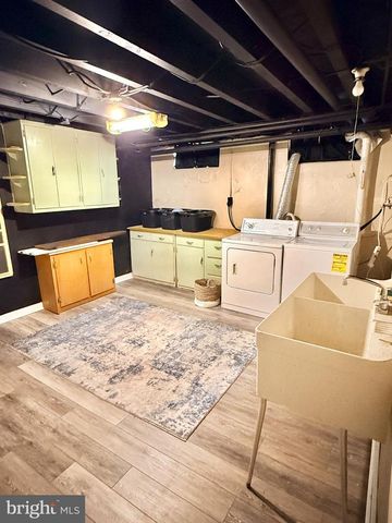 40 W 2ND ST, Boyertown, PA 19512