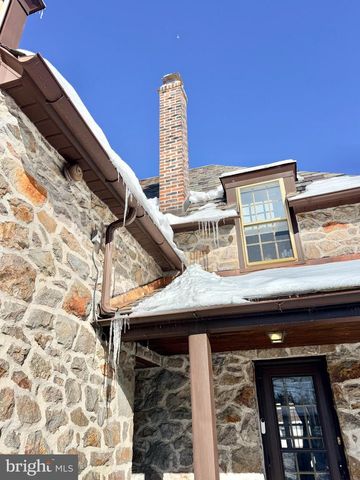 40 W 2ND ST, Boyertown, PA 19512