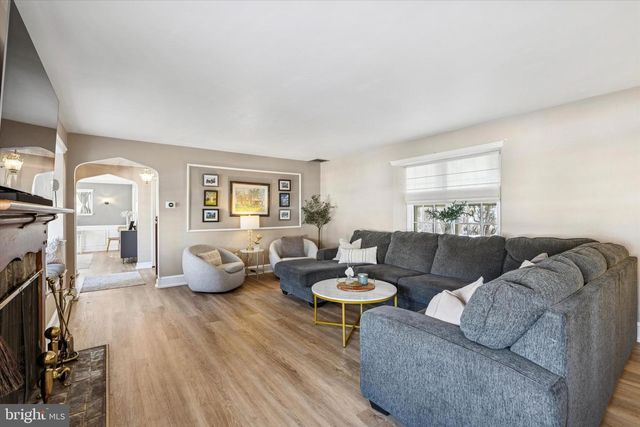 40 W 2ND ST, Boyertown, PA 19512