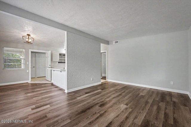 7010 ARQUES Road, Jacksonville, FL 32205