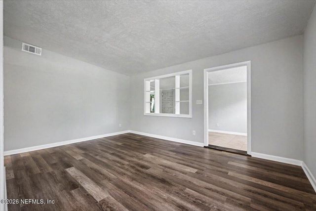 7010 ARQUES Road, Jacksonville, FL 32205