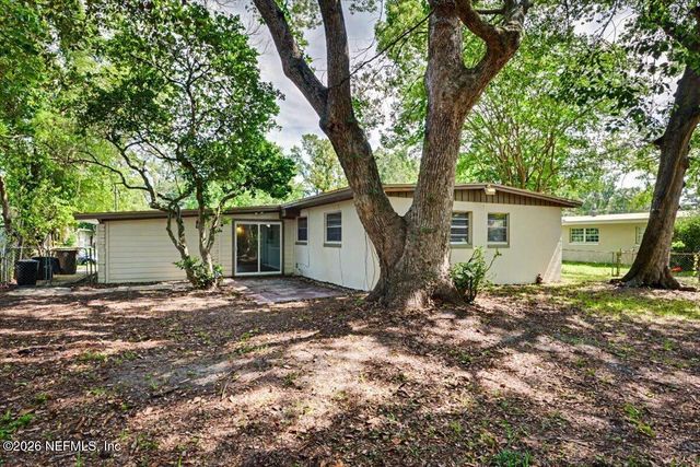 7010 ARQUES Road, Jacksonville, FL 32205