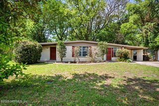 7010 ARQUES Road, Jacksonville, FL 32205