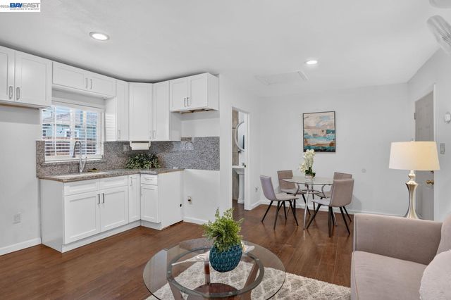 249 Makin Rd, Oakland, CA 94603