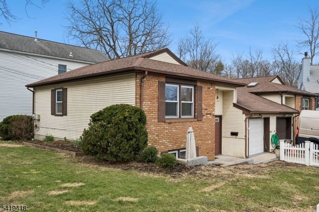 1 Lyons Pl, Morristown Town, NJ 07960