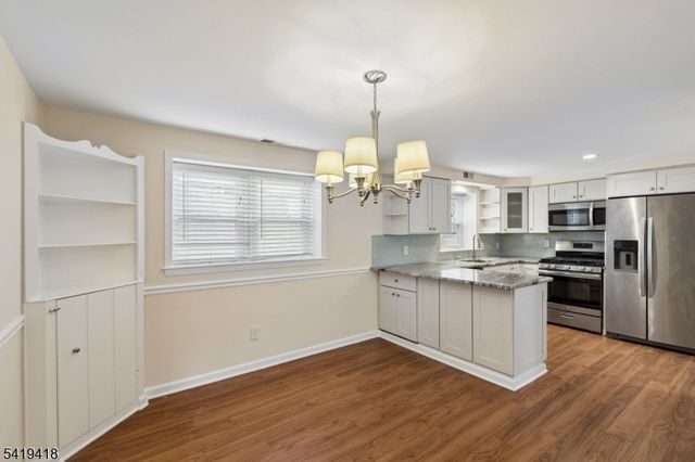 1 Lyons Pl, Morristown Town, NJ 07960