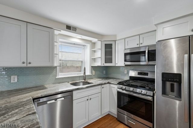 1 Lyons Pl, Morristown Town, NJ 07960