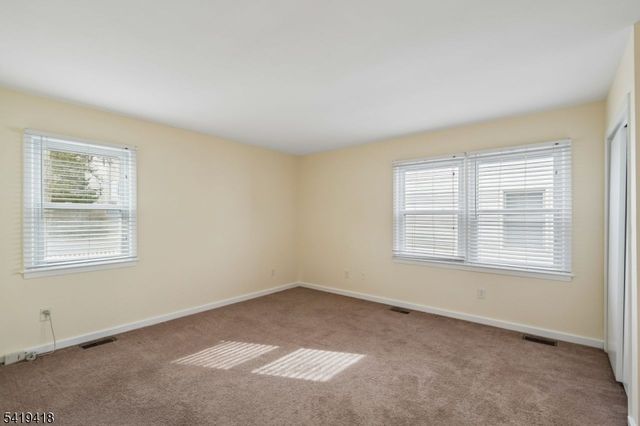 1 Lyons Pl, Morristown Town, NJ 07960